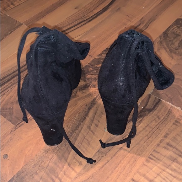 Ankle booties - Picture 3 of 5